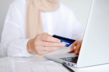 信用卡逾期一天怎么办？影响信用多久？